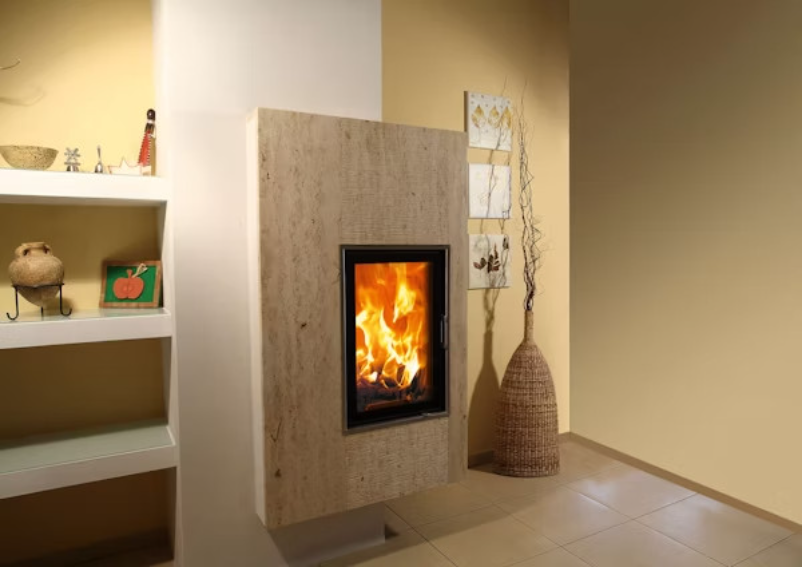 Tunelasti kaminski vložek Austroflamm 45x51 KII v prostoru